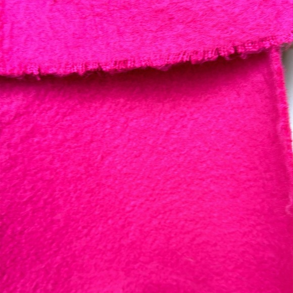 Banana Republic Lofty Large scarf/wrap NWT Soft, thick weave. - Picture 9 of 11